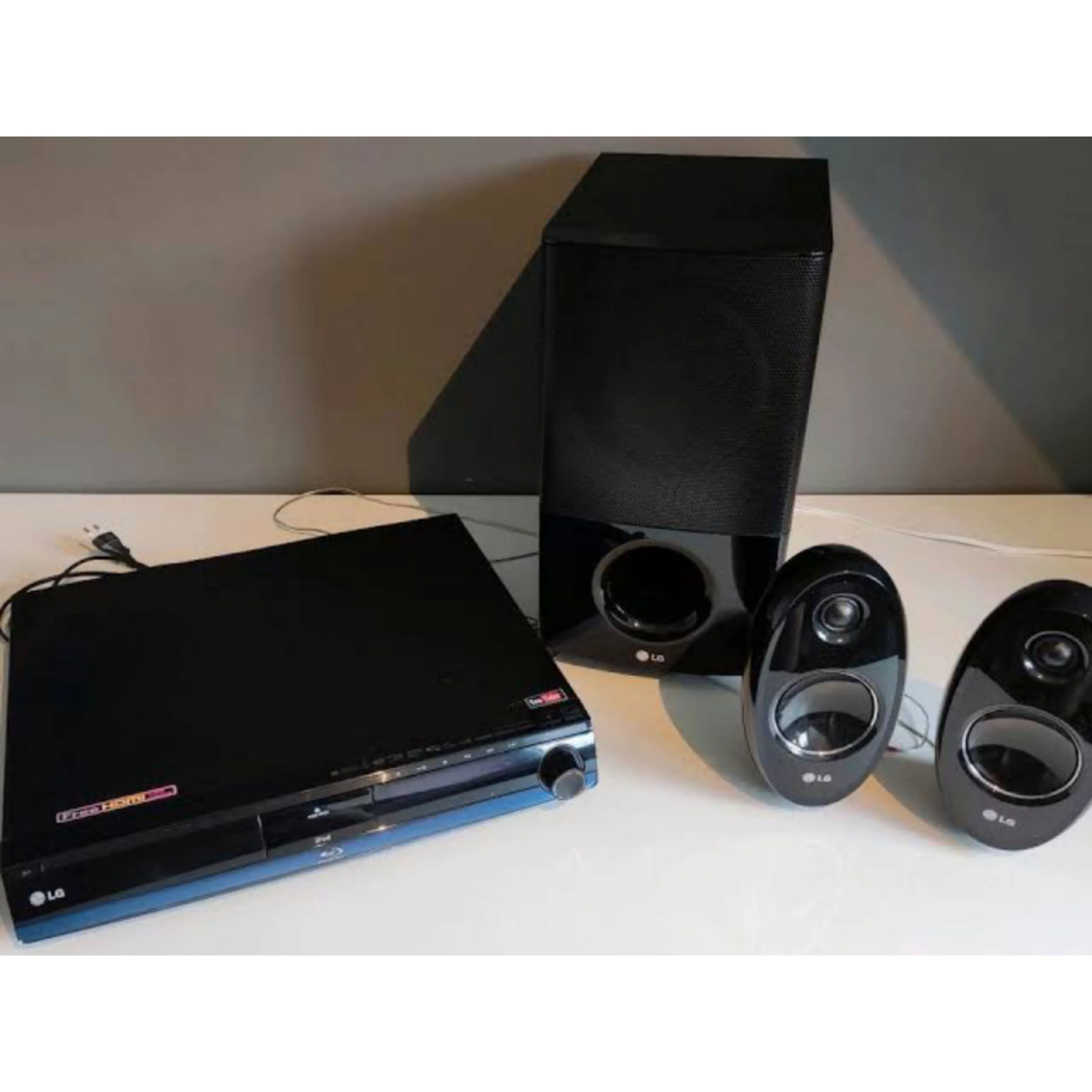 LG HB354BS 2.1Ch 300W 3D Blu-ray DVD Home Theater System (USB, FM, Aux, HDMI In/Out) - Foreign Used