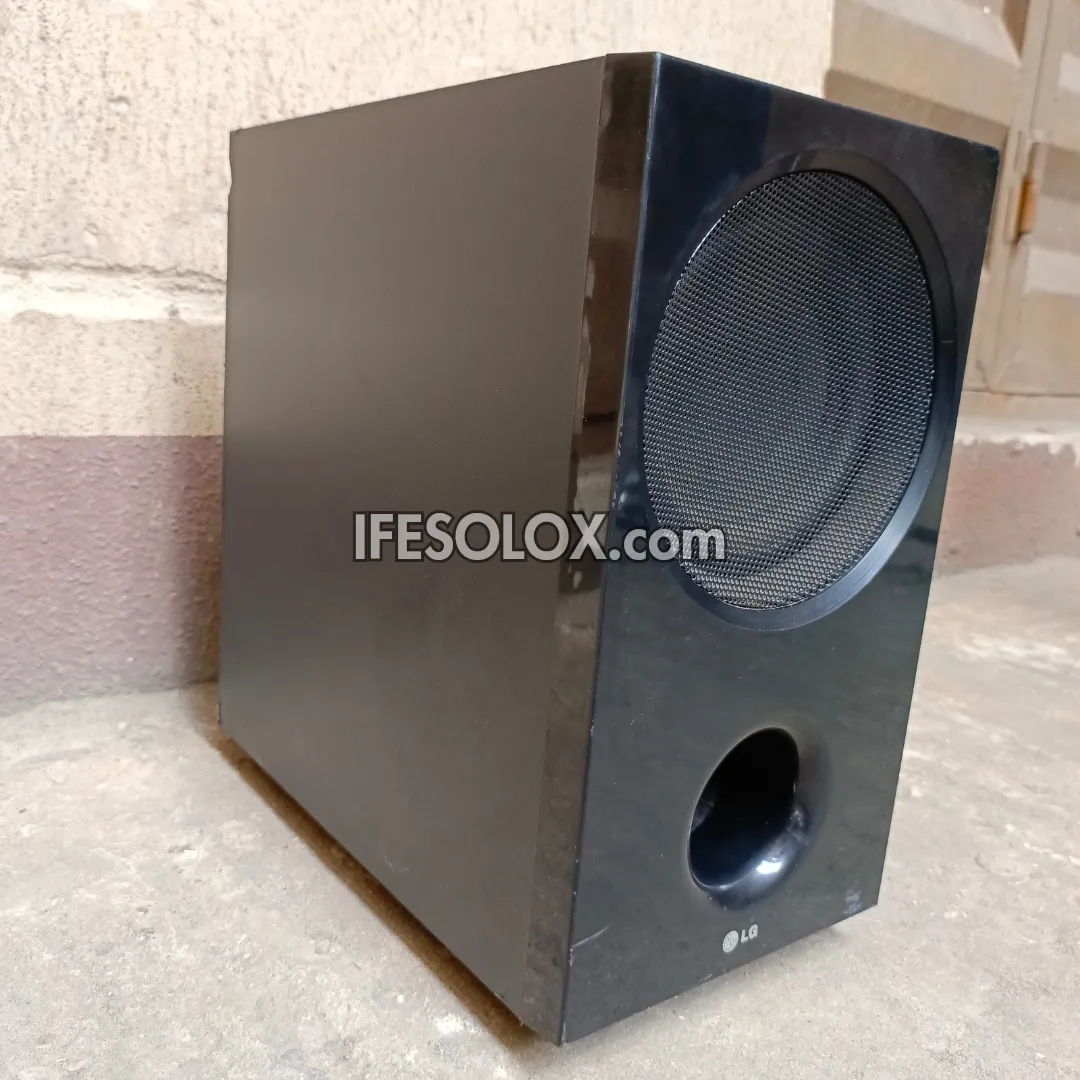 LG SH96TZ-W 3 ohms Home Theater Passive Subwoofer - Foreign Used