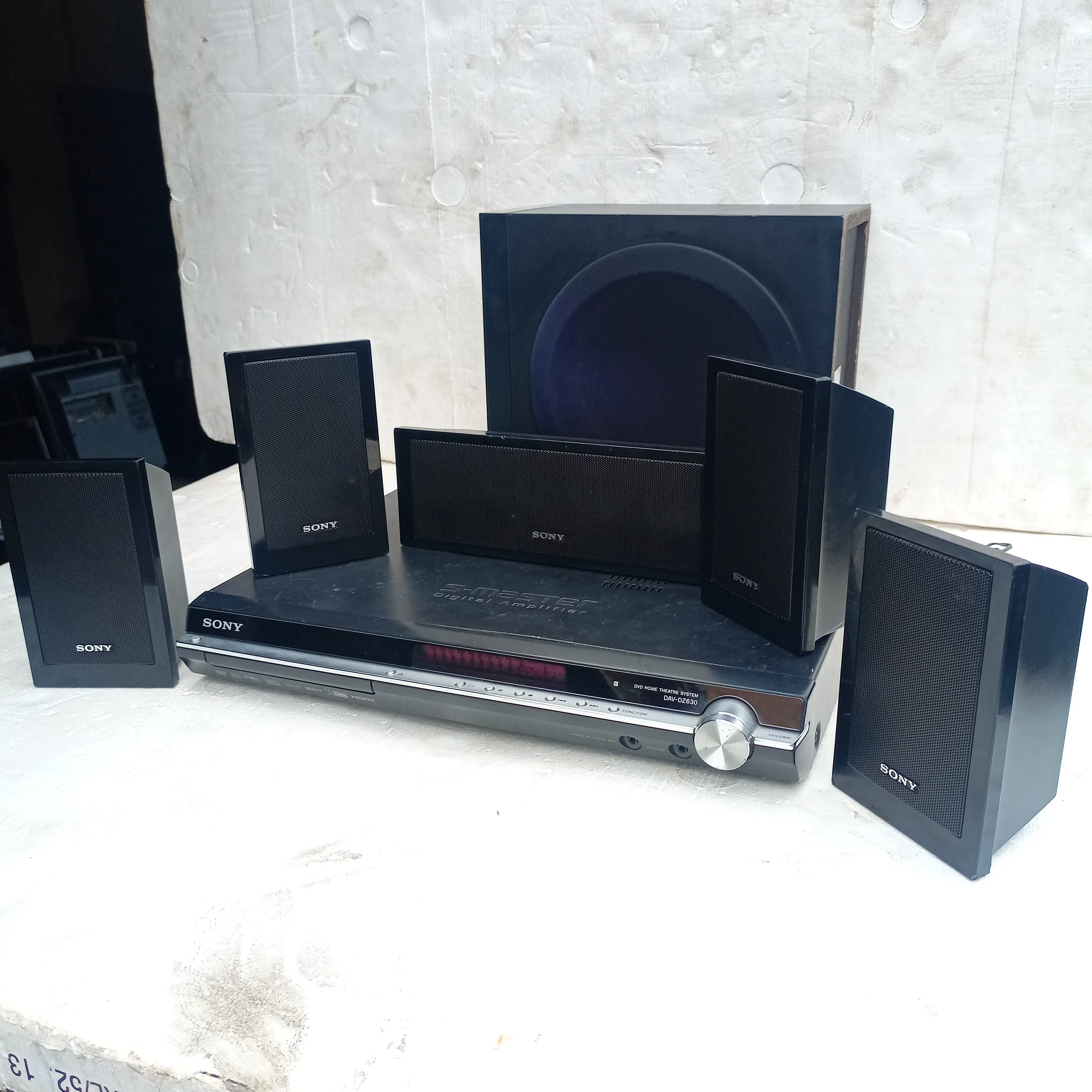 Sony 5.1Ch 1000 Watts DVD Home Theater System - Foreign Used