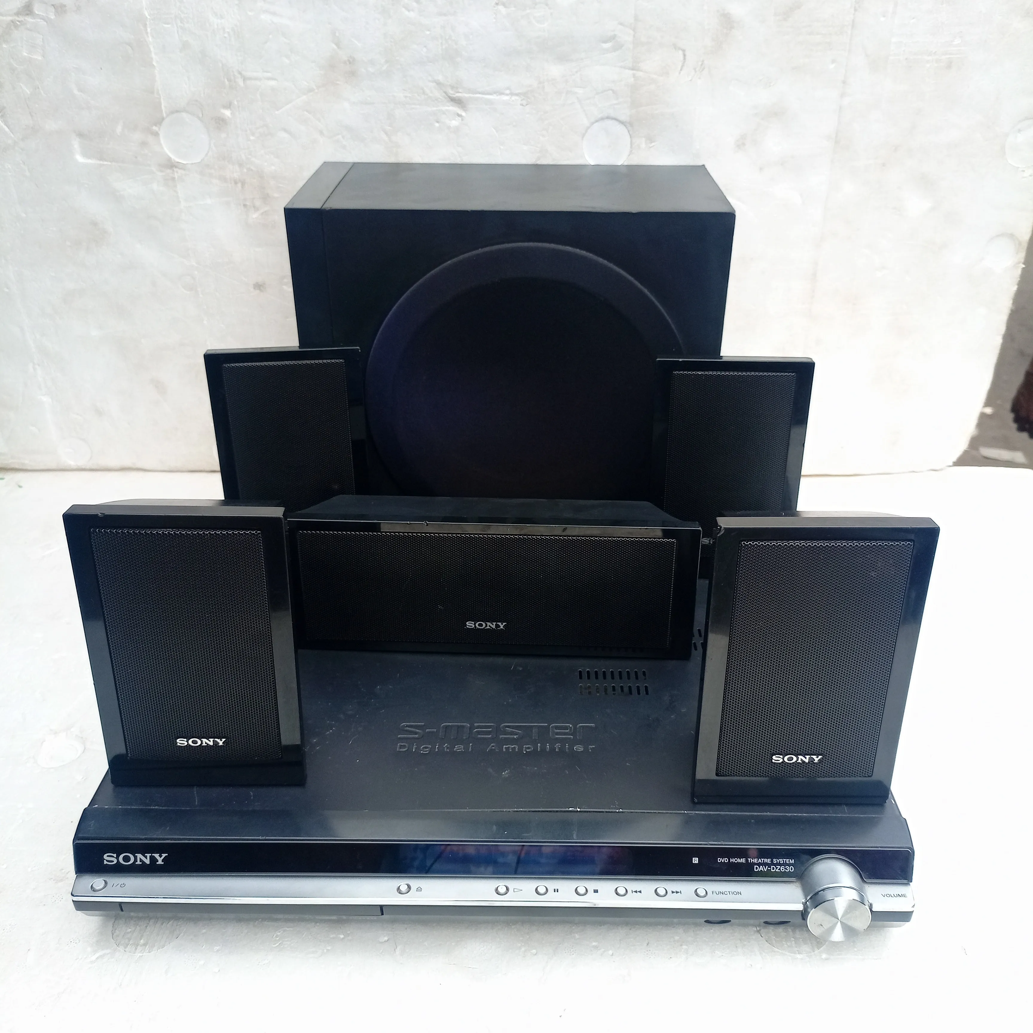 Sony 5.1Ch 1000 Watts DVD Home Theater System - Foreign Used